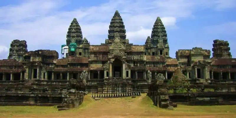Angkor Wat - Địa danh du lịch nổi tiếng tại Campuchia